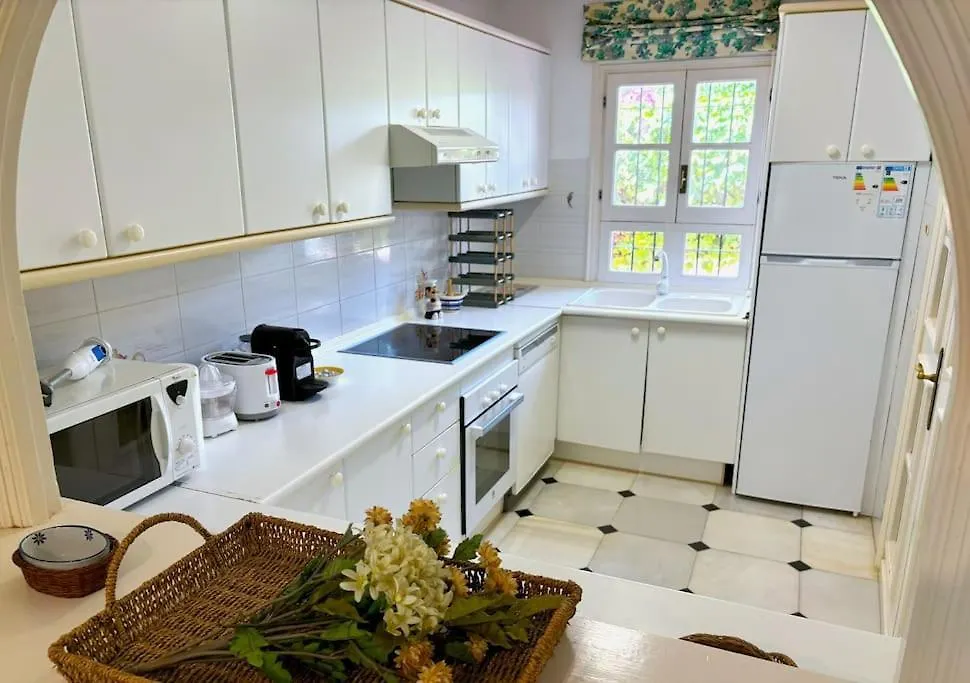 Villa 3 Min To Beach Urb Benamara Dos Hermanas Estepona
