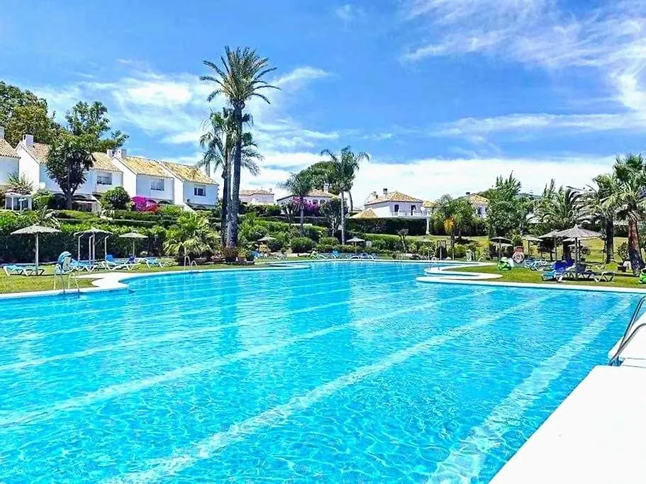 Villa 3 Min To Beach Urb Benamara Dos Hermanas Estepona Spain